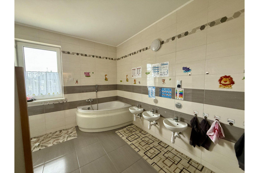tomaszowski, Tomaszów Lubelski, Lokal do wynajęcia 143 m2 Tomaszów Lubelski